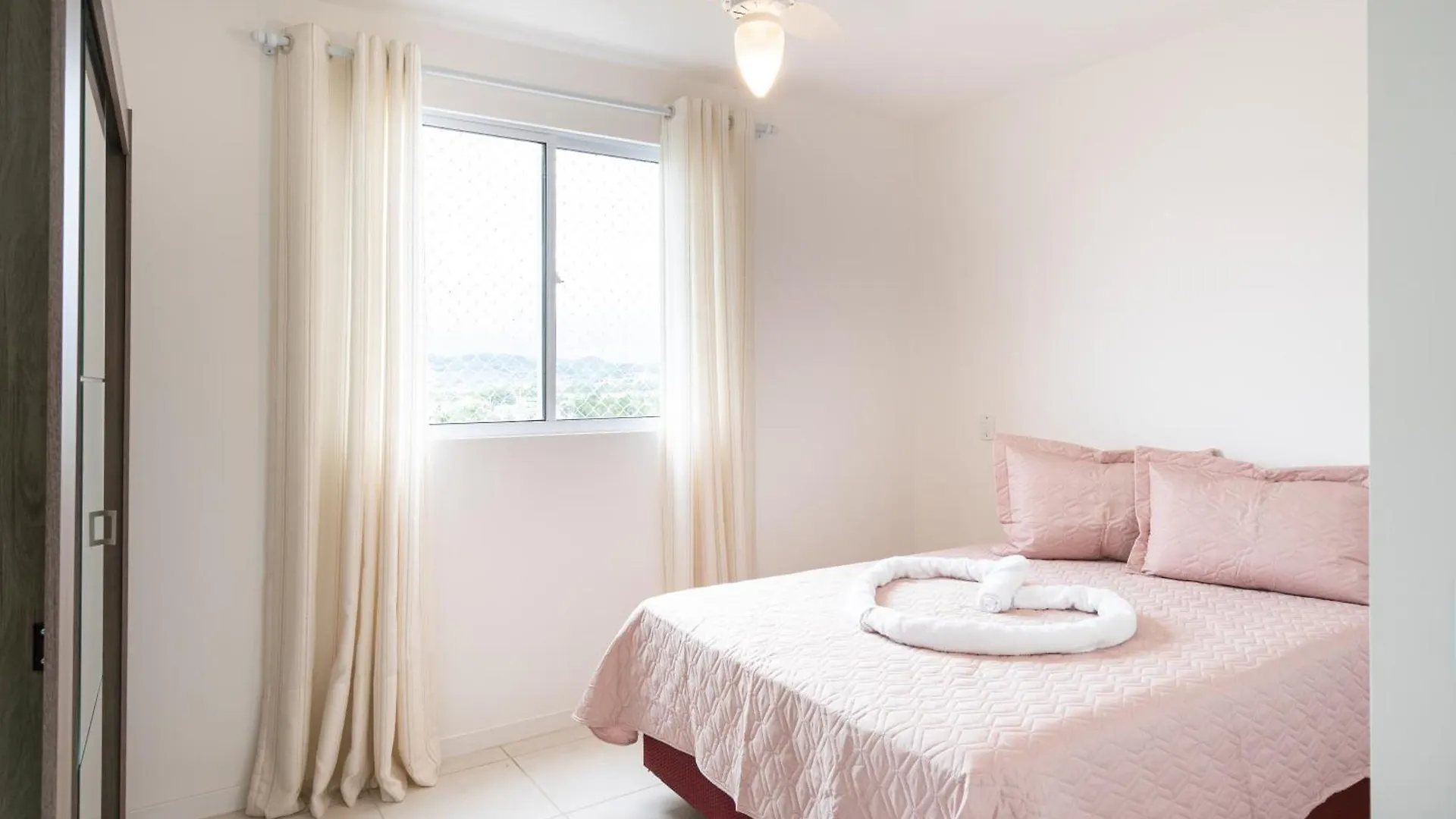 Apartamentos A 150 M Da Praia Com Sacada, Wi-Fi, Piscina, Portaria 24H, Playground E Vaga De Garagem Piçarras