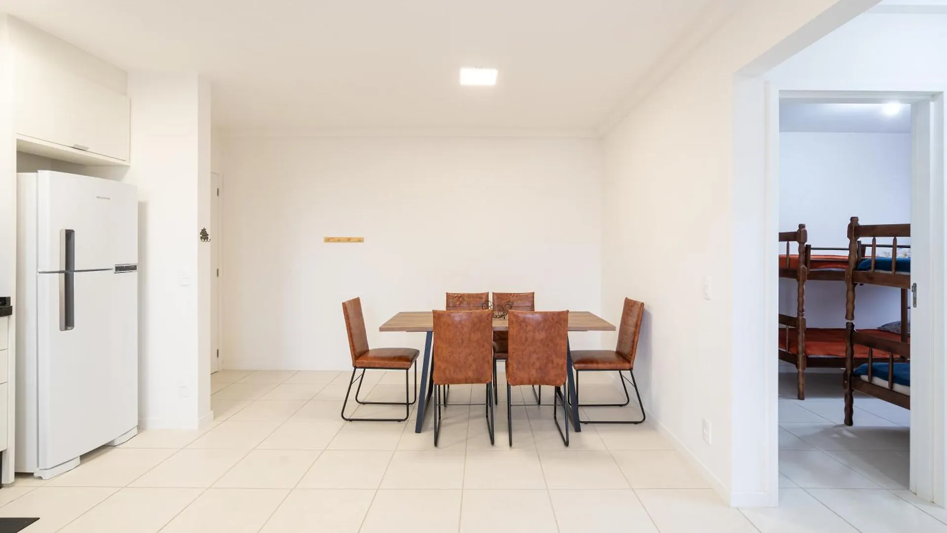 Apartamentos A 150 M Da Praia Com Sacada, Wi-Fi, Piscina, Portaria 24H, Playground E Vaga De Garagem Piçarras 0*,  Brazília