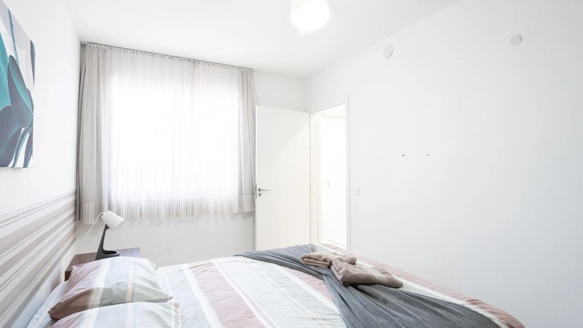 Apartamentos A 150 M Da Praia Com Sacada, Wi-Fi, Piscina, Portaria 24H, Playground E Vaga De Garagem Piçarras Brazília